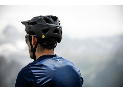 GIANT Rail Helmet Panther Black click to zoom image