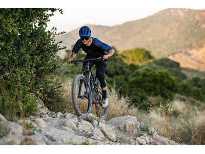 GIANT Roost Helmet Phoenix Fire click to zoom image