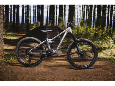 GIANT Faith 24 click to zoom image