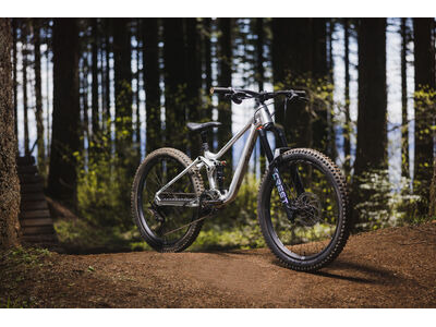 GIANT Faith 24 click to zoom image