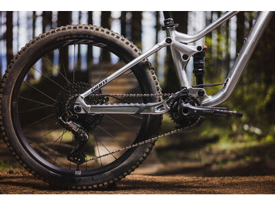 GIANT Faith 24 click to zoom image