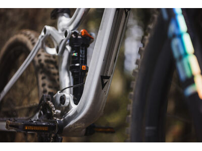 GIANT Faith 24 click to zoom image