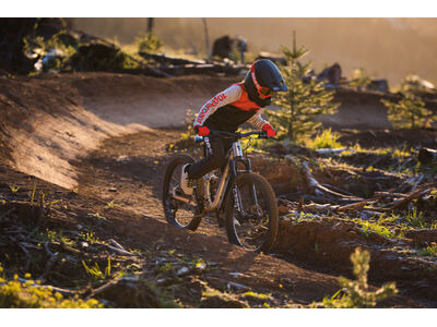 GIANT Faith 24 click to zoom image