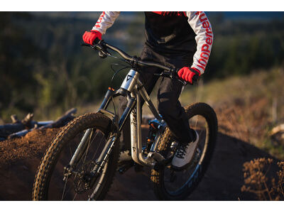 GIANT Faith 24 click to zoom image