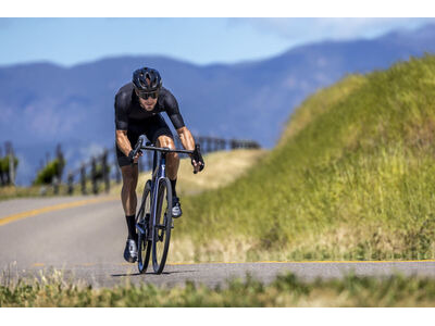 GIANT Defy Advanced E+ Elite 0 click to zoom image