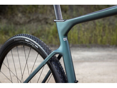 GIANT Defy Advanced E+ Elite 0 click to zoom image