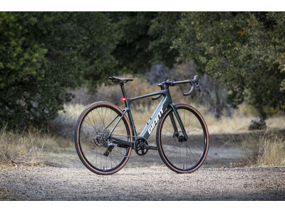 GIANT Defy Advanced E+ Elite AR click to zoom image