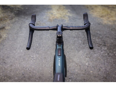 GIANT Defy Advanced E+ Elite AR click to zoom image