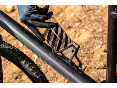 GIANT Airway Elite Bottle Cage click to zoom image