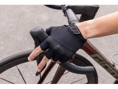 GIANT Cima Short Finger Glove White click to zoom image