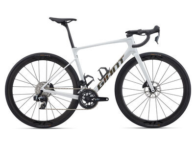 GIANT Defy Advanced Pro 1