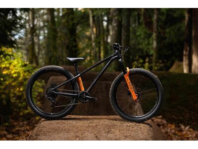 GIANT STP 24 Black Chrome click to zoom image