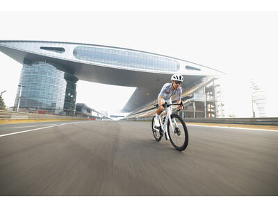 GIANT Pursuit Mips Helmet Matt White click to zoom image