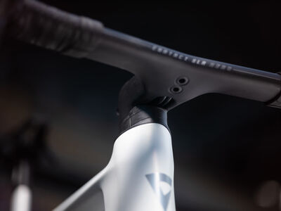 GIANT Contact SLR 0 Aero Integrated Handlebar click to zoom image