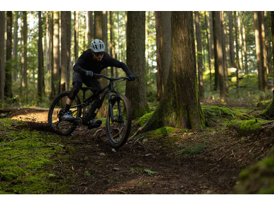 GIANT Stance Black click to zoom image