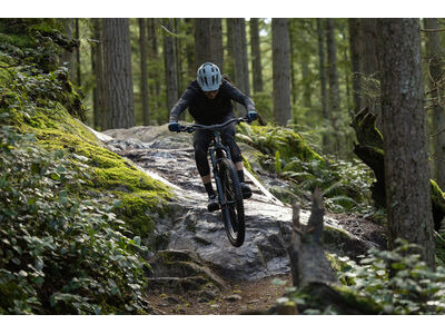 GIANT Stance Black click to zoom image