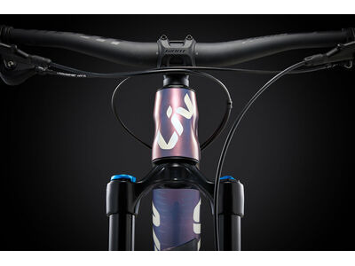 LIV Intrigue X 2 click to zoom image