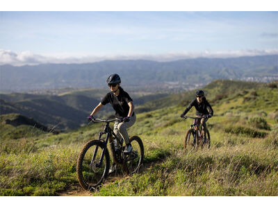 LIV Intrigue X Advanced 1 click to zoom image