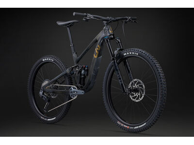 LIV Intrigue X Advanced 1 click to zoom image