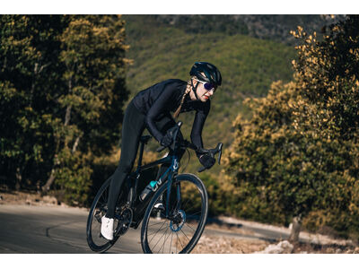 LIV Race Day Long Sleeve Jersey click to zoom image