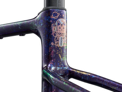 LIV Devote Advanced SL Frameset click to zoom image