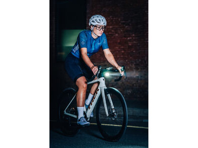 Moon Sport Titan Max (1700lm) click to zoom image